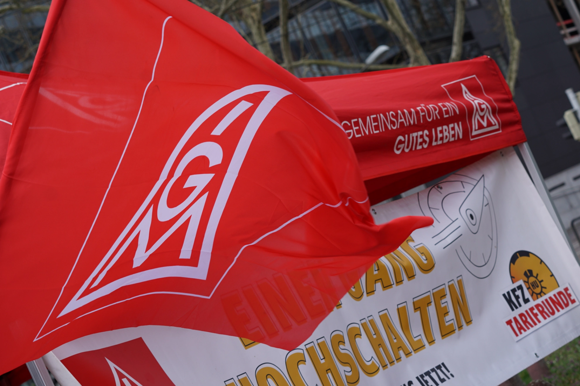 IGM Fahne und KFZ
